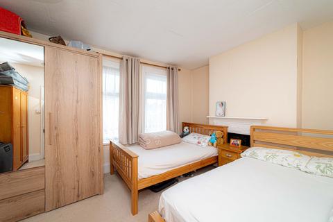 69 Whitfeld Road, Ashford, TN23 7TU