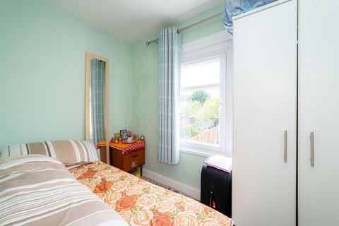69 Whitfeld Road, Ashford, TN23 7TU