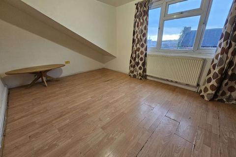 2 bedroom apartment to rent, 171 Town Street, Leeds LS12