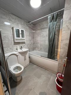 3 bedroom flat to rent, Kelso Heights Belle Vue Road, Leeds LS3