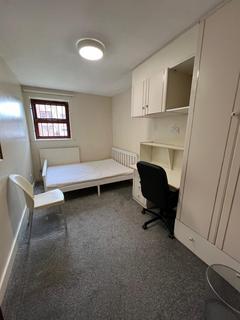 3 bedroom flat to rent, Kelso Heights Belle Vue Road, Leeds LS3