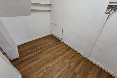 3 bedroom apartment to rent, 171 Town Street, Leeds LS12