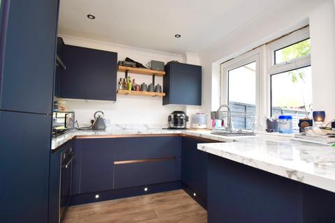 201 Longfield, Falmouth, TR11 4SR