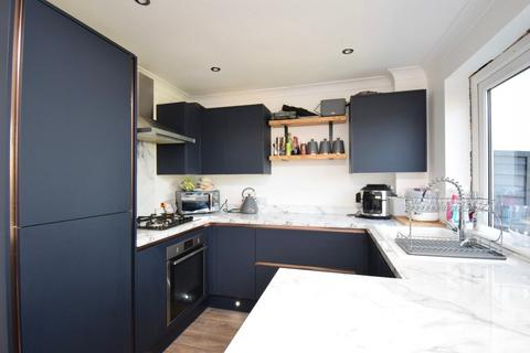 201 Longfield, Falmouth, TR11 4SR