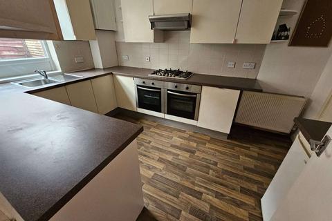 4 bedroom terraced house to rent, Leeds LS6