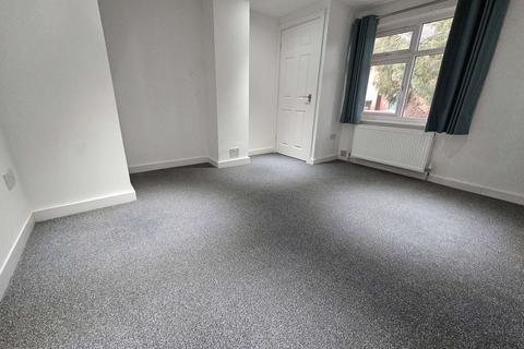 4 bedroom end of terrace house to rent, Leeds LS6