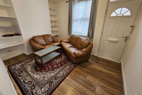 2 bedroom terraced house to rent, Leeds LS6