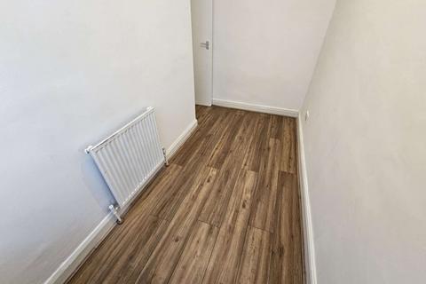 undefined, Leeds LS6
