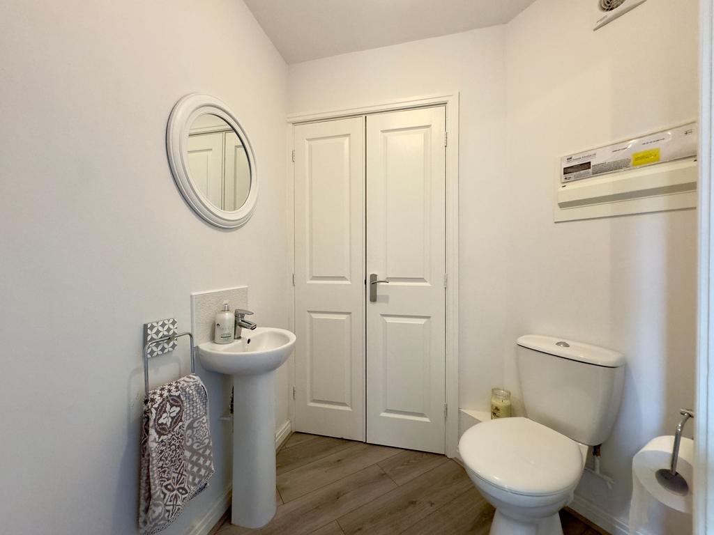 Wagtail Drive, Birstall, LE4 3 bed semidetached house for sale £290,000