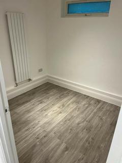 1 bedroom ground floor flat to rent, Brigstock Road, Thornton Heath CR7