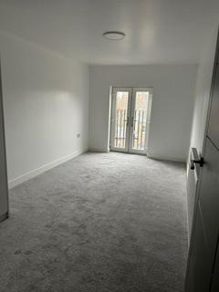 4 bedroom flat to rent, Richmond Road, Isleworth TW7