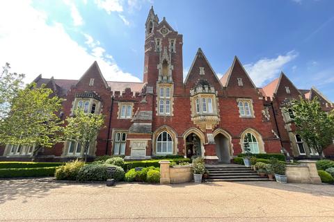 3 bedroom apartment for sale, The Galleries, Warley, Brentwood CM14