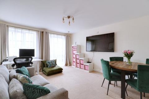 1 bedroom flat for sale, Lower Mardyke Avenue, Rainham RM13