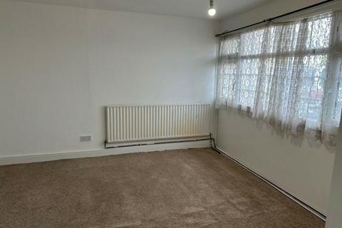 4 bedroom terraced house to rent, Tintern Close, Slough SL1