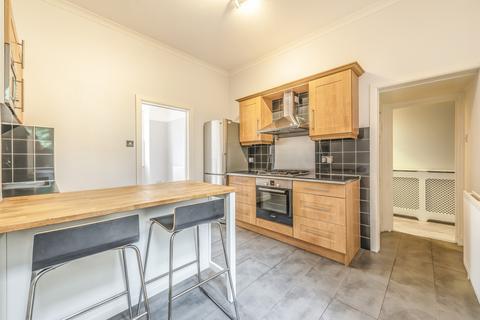 2 bedroom apartment to rent, Osward Road Balham SW17