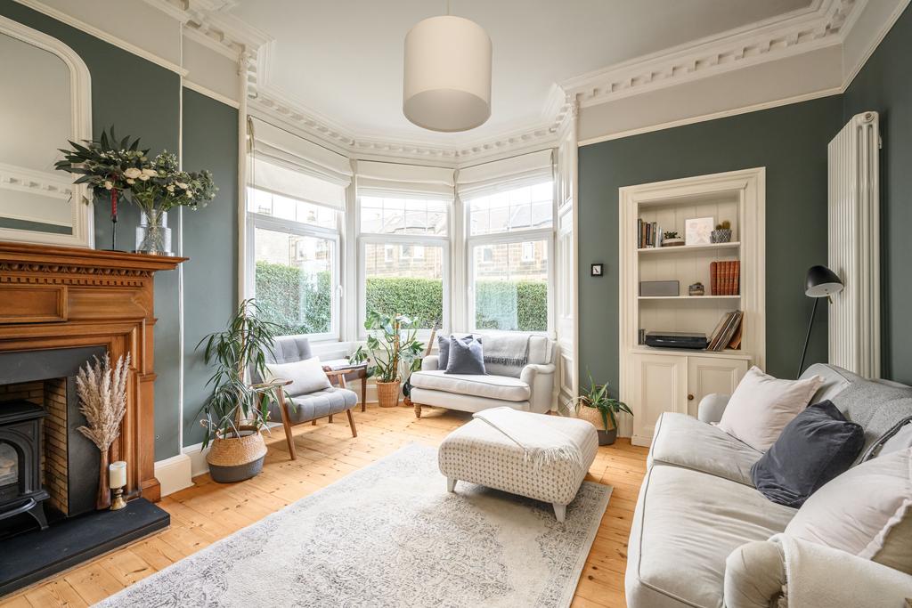 Claremont Road, Edinburgh EH6 3 bed flat £450,000