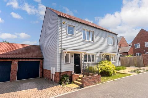 3 bedroom semi-detached house for sale, Tern Avenue, Horsham, West Sussex