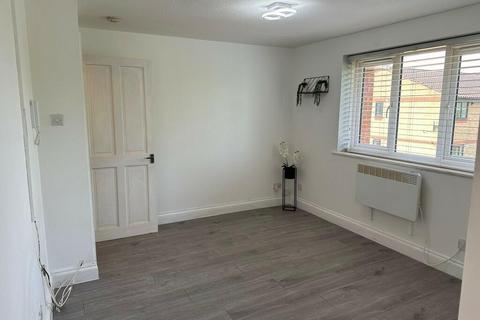 1 bedroom flat to rent, Walpole Road, Slough SL1