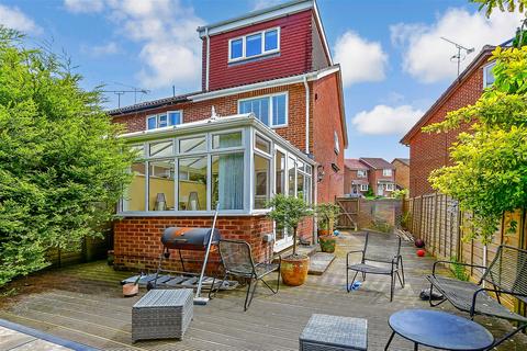 3 bedroom end of terrace house for sale, Hollingbourne Crescent, Tollgate Hill, Crawley, West Sussex