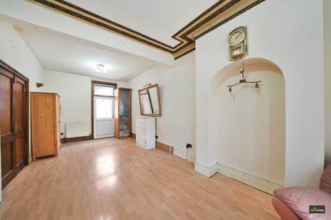 3 bedroom terraced house for sale, Essex Road, Manor Park, E12