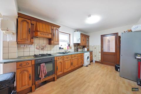 3 bedroom terraced house for sale, Essex Road, Manor Park, E12