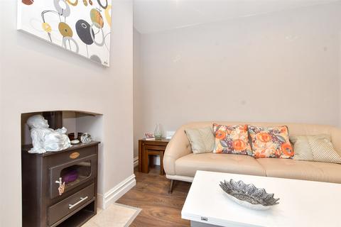 94a Kingston Road, Leatherhead, KT22 7BT