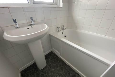 3 bedroom terraced house to rent, Coniston Road, Patchway, Bristol