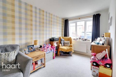 19 Bampton Close, Boulton Moor, Derby, DE24 5DD