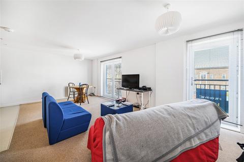 2 bedroom flat for sale, Auckland House, New Zealand Avenue, Walton-On-Thames, Surrey, KT12