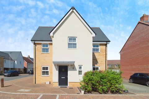 4 bedroom detached house for sale, Alfred Gardens, Rochford, SS4