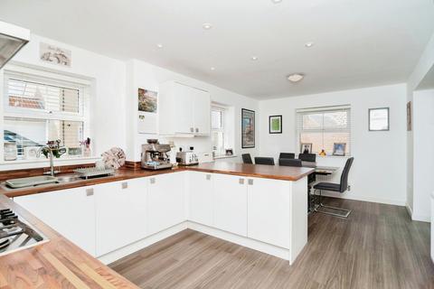 1 Alfred Gardens, Rochford, SS4 1JX