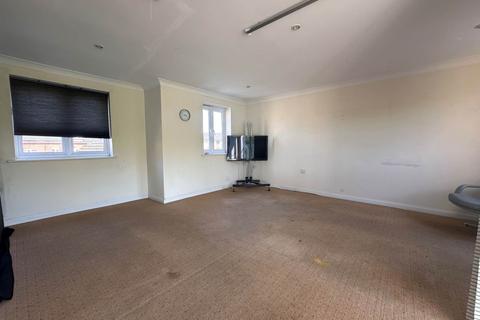 2 bedroom flat for sale, Hill View Drive, London SE28