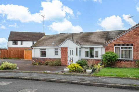2 bedroom bungalow for sale, Springfields Road, Alcester, Warwickshire, B49