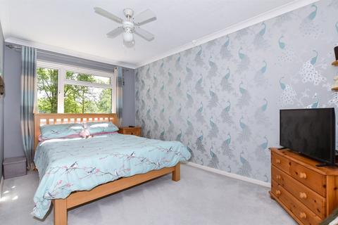 98 Betsham Road, Maidstone, ME15 8TX
