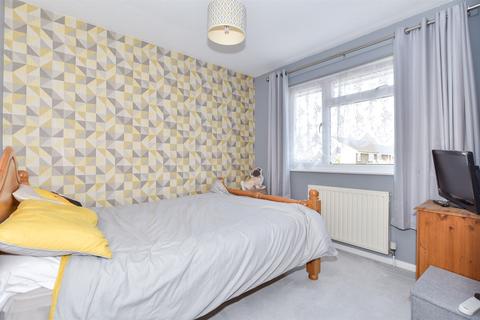 98 Betsham Road, Maidstone, ME15 8TX
