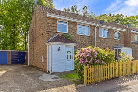 98 Betsham Road, Maidstone, ME15 8TX