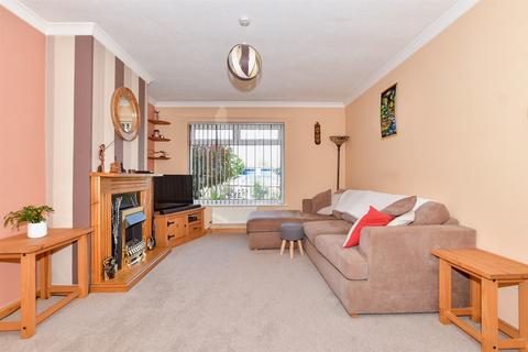 98 Betsham Road, Maidstone, ME15 8TX