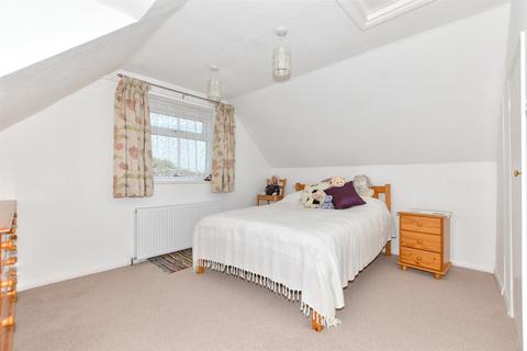 3 bedroom chalet for sale, Chestnut Close, Hythe, Kent
