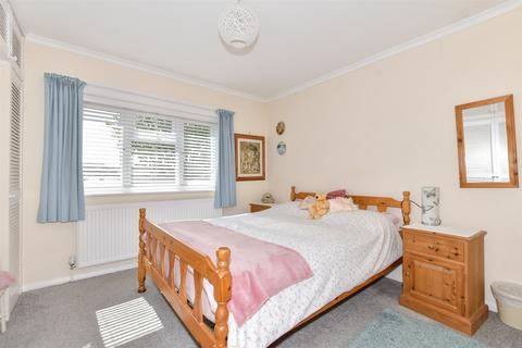 4 Chestnut Close, Hythe, CT21 6PT