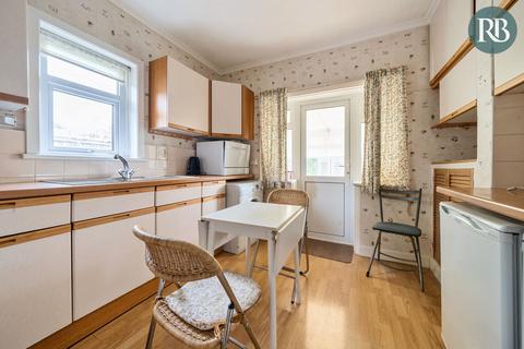 48 Downsway, Southwick, Brighton, BN42 4WB