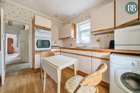 48 Downsway, Southwick, Brighton, BN42 4WB