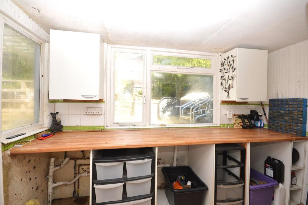 Lean to/utility room