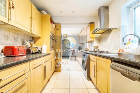 4 bedroom semi-detached house for sale, Hayes UB4