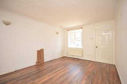 3 bedroom detached house to rent, Newbury Close Folkestone CT20