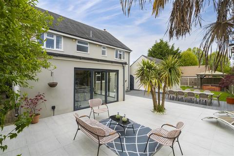 4 bedroom detached house for sale, Swan House, Weavering Street, Weavering