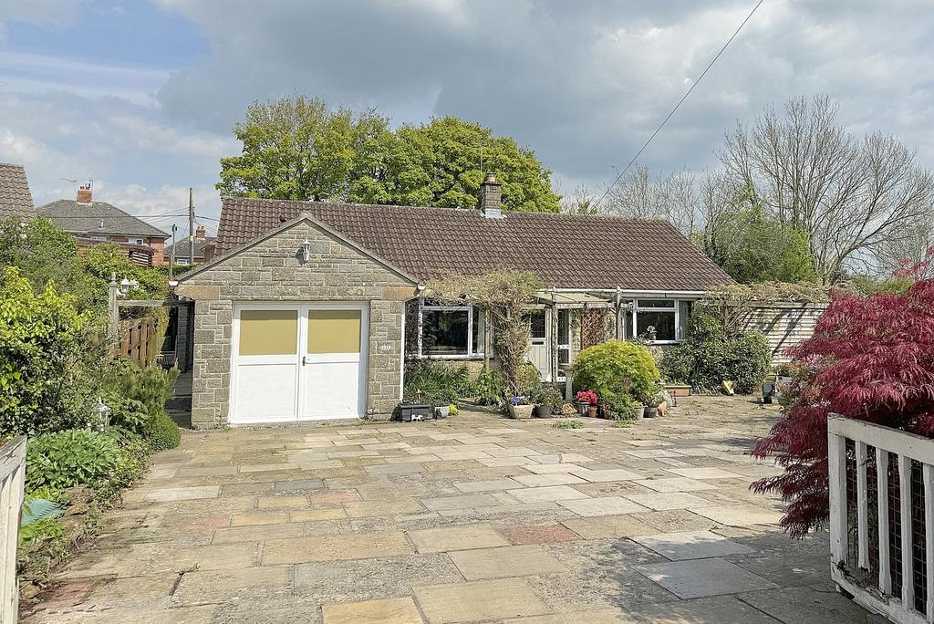 Wincanton, Somerset, BA9 2 bed detached bungalow for sale £350,000