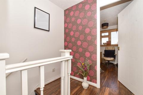 126 Kelvin Gardens, Croydon, CR0 4US
