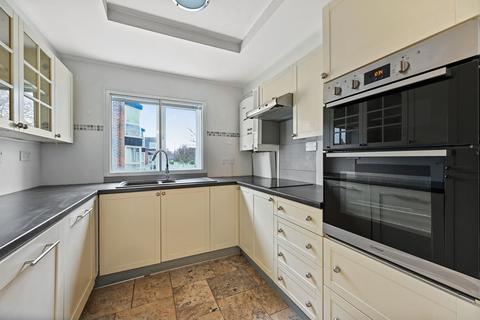 2 bedroom apartment for sale, Twickenham Road, Teddington, TW11