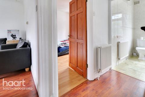 1 bedroom apartment for sale, Hermon Hill, Wanstead