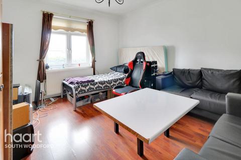 1 bedroom apartment for sale, Hermon Hill, Wanstead